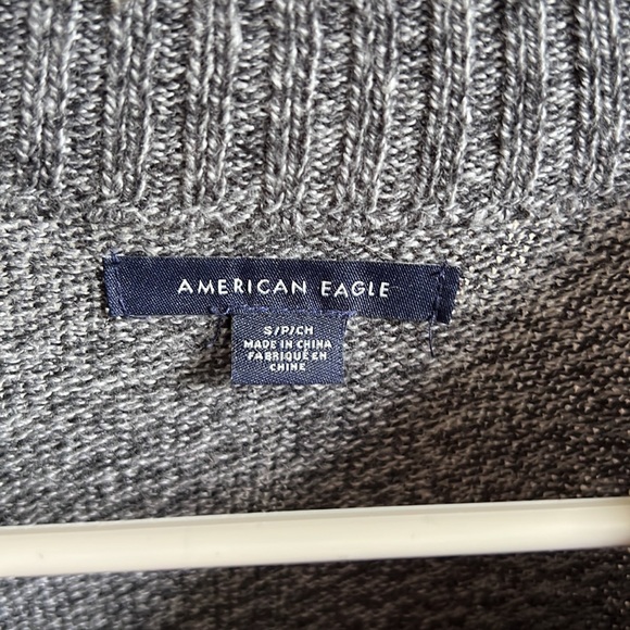 American Eagle Sweater - Picture 3 of 3